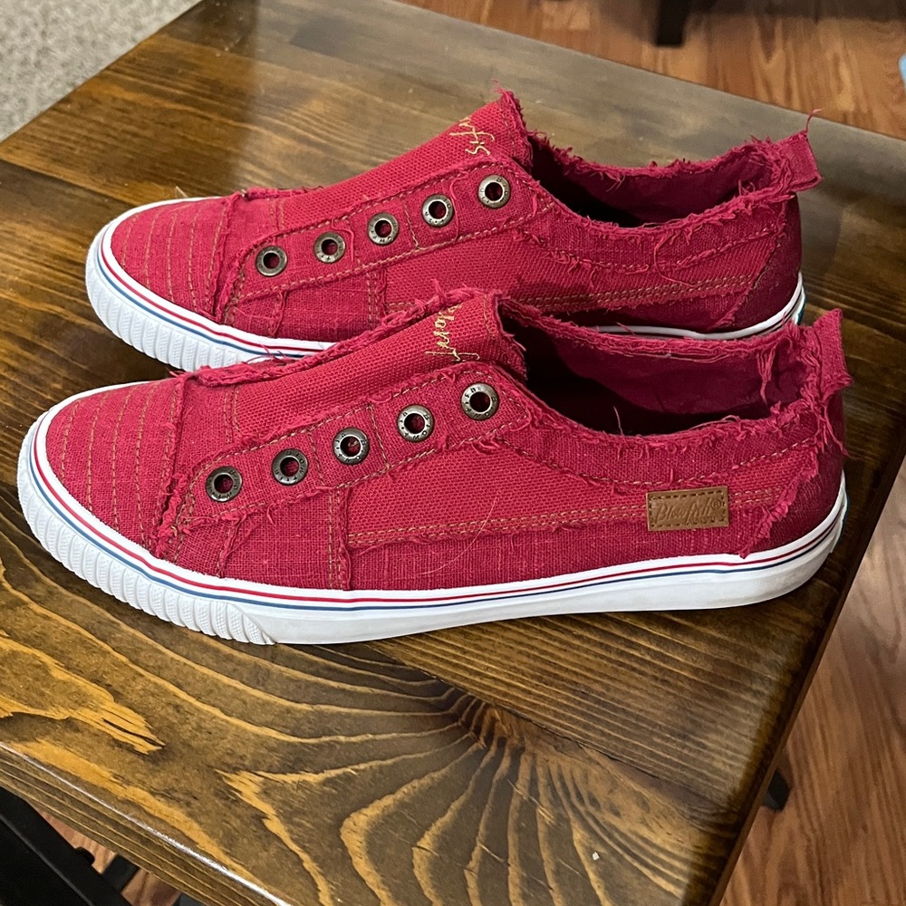 Blowfish Malibu red slip on sneakers Size 10